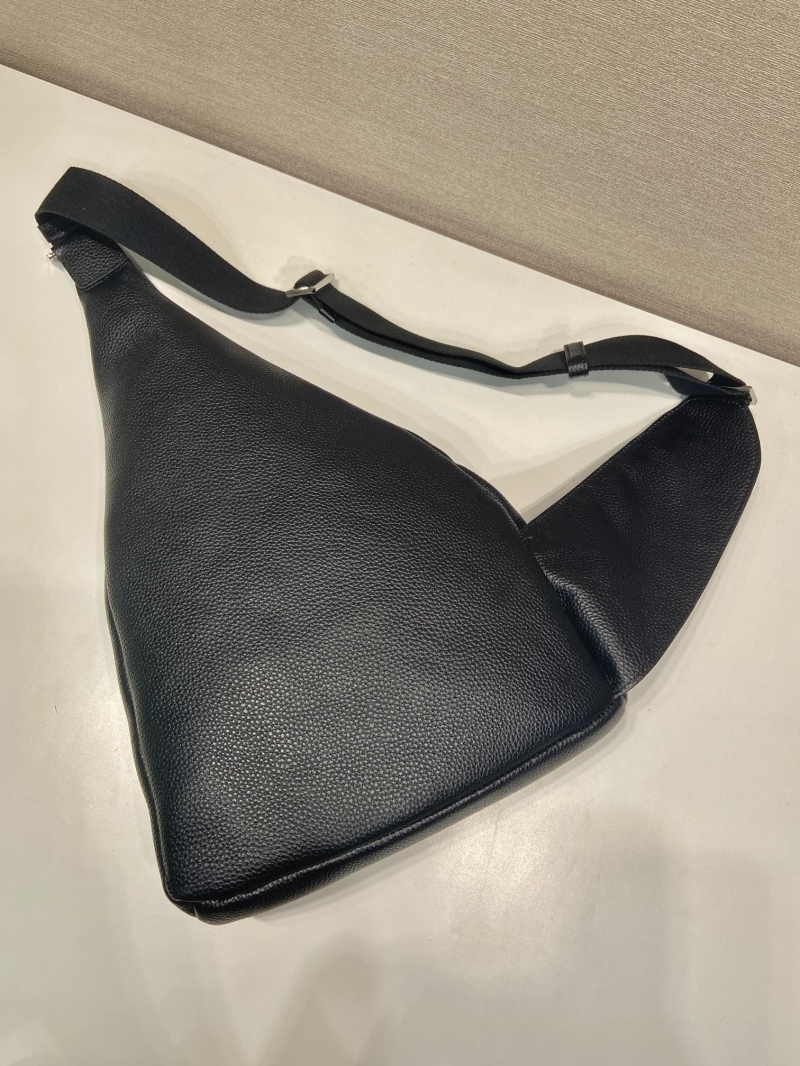 Pra*a waist chest packs